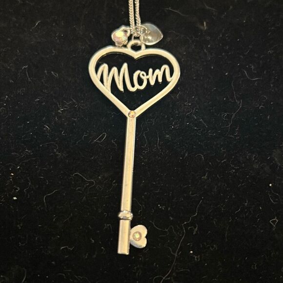 Paparazzi Silver-tone Necklace & Earrings Set ~ The Key to Moms Heart - Picture 2 of 4